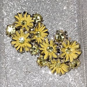 Hi end vintage gold and rhinestone flower earrings~clip-ons